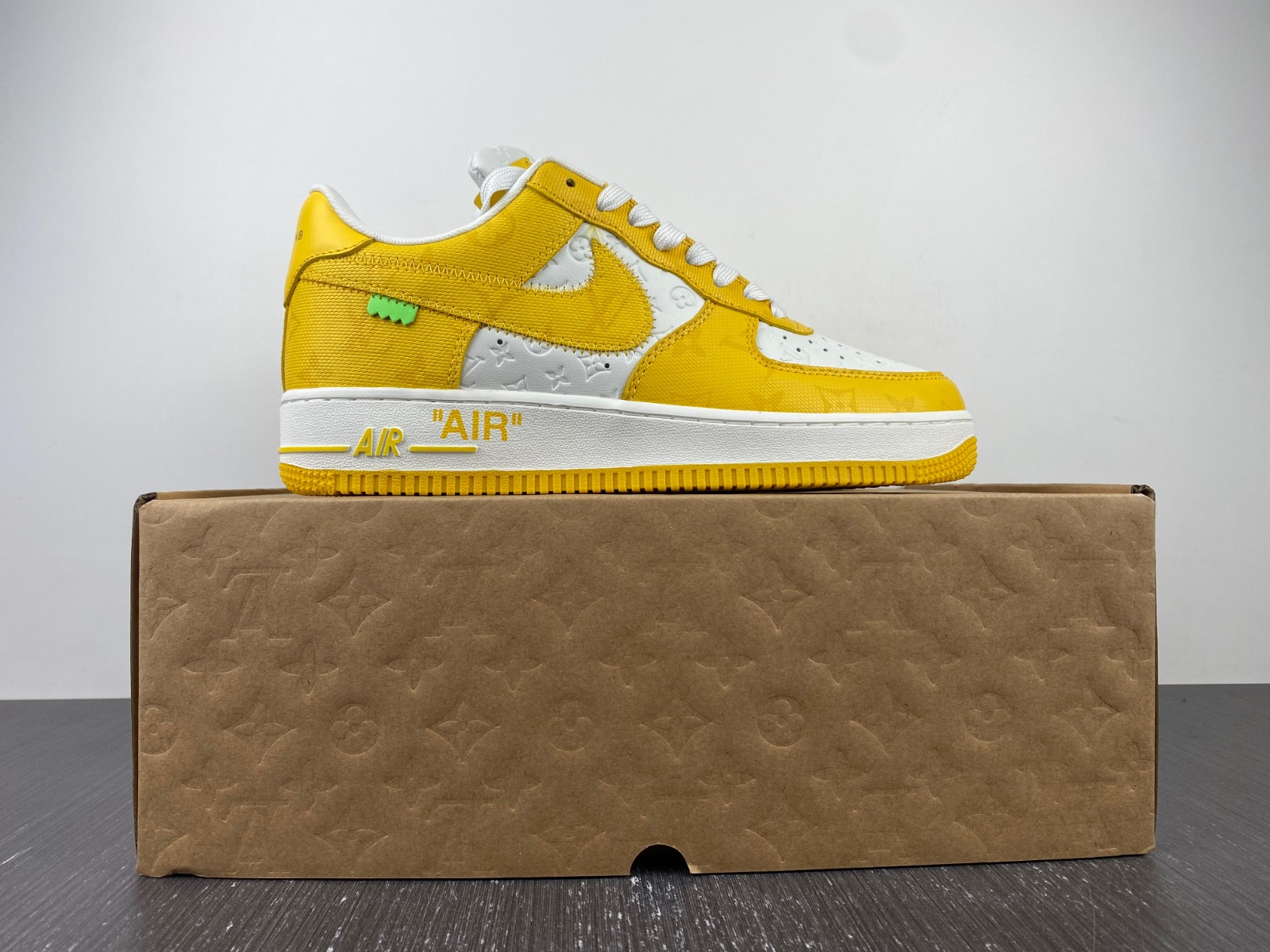 lwe sneaker
