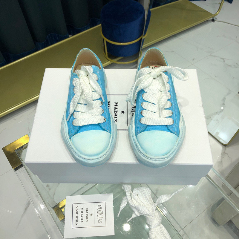 mmy sneaker 0066