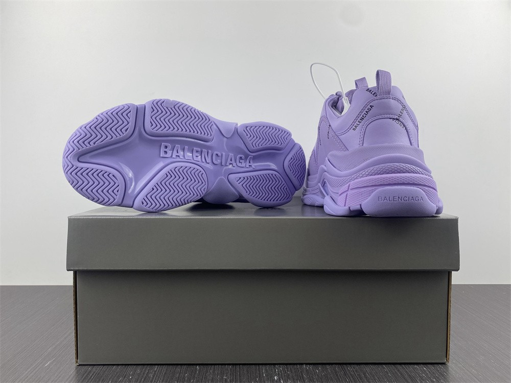 Ba*len*cia*ga triple s