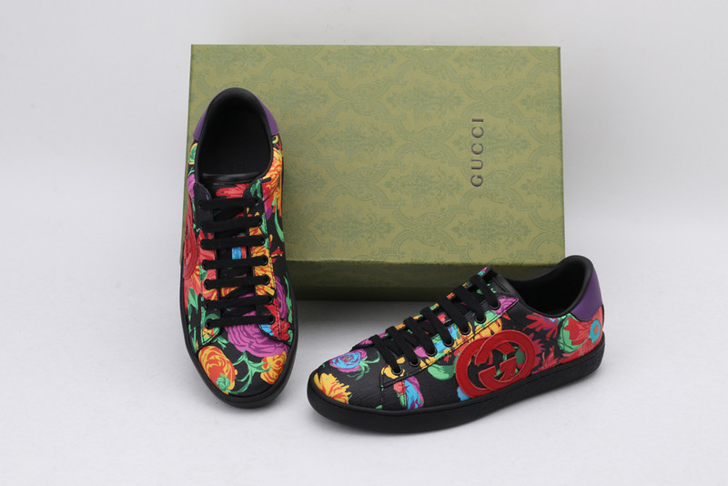 G*u*i sneaker