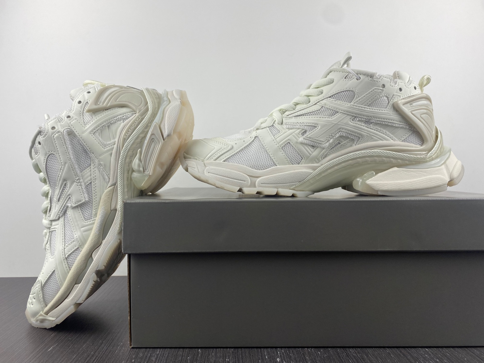 Ba*len*cia*ga runner sneaker