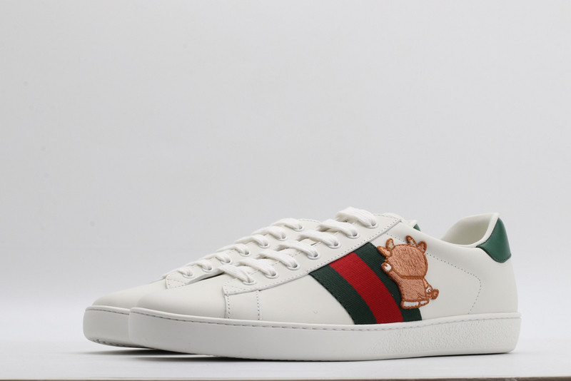 G*u*i sneaker