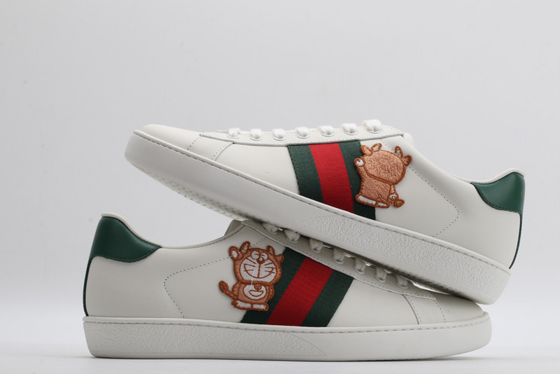 G*u*i sneaker