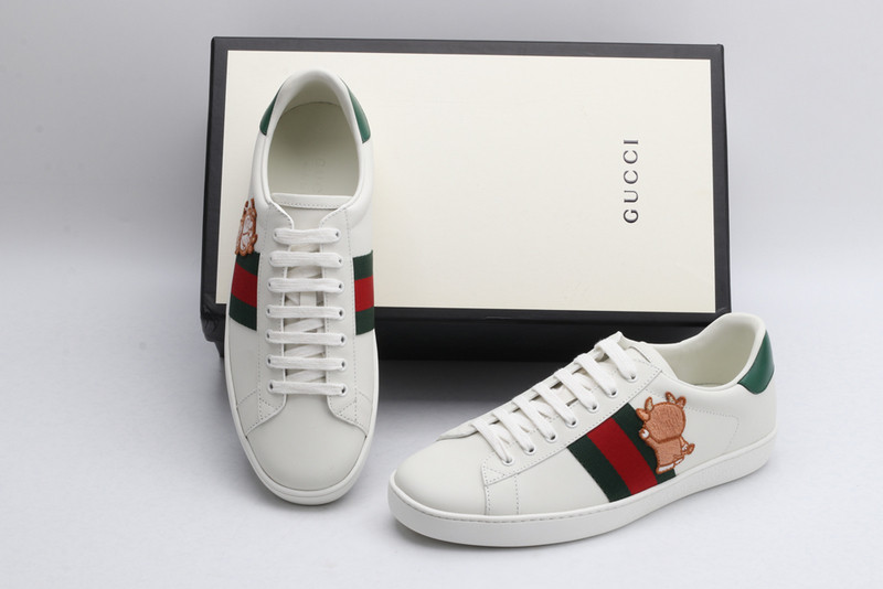 G*u*i sneaker