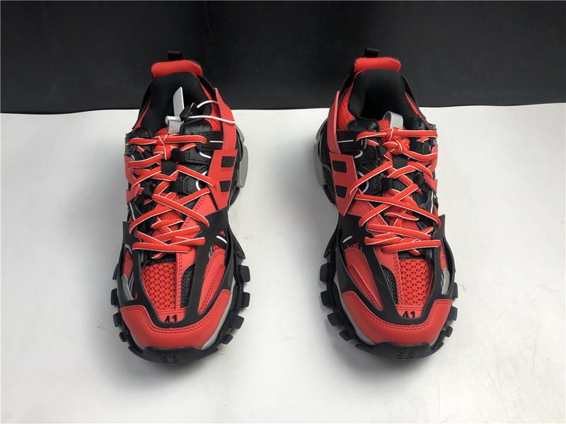 Ba*len*cia*ga track red with black