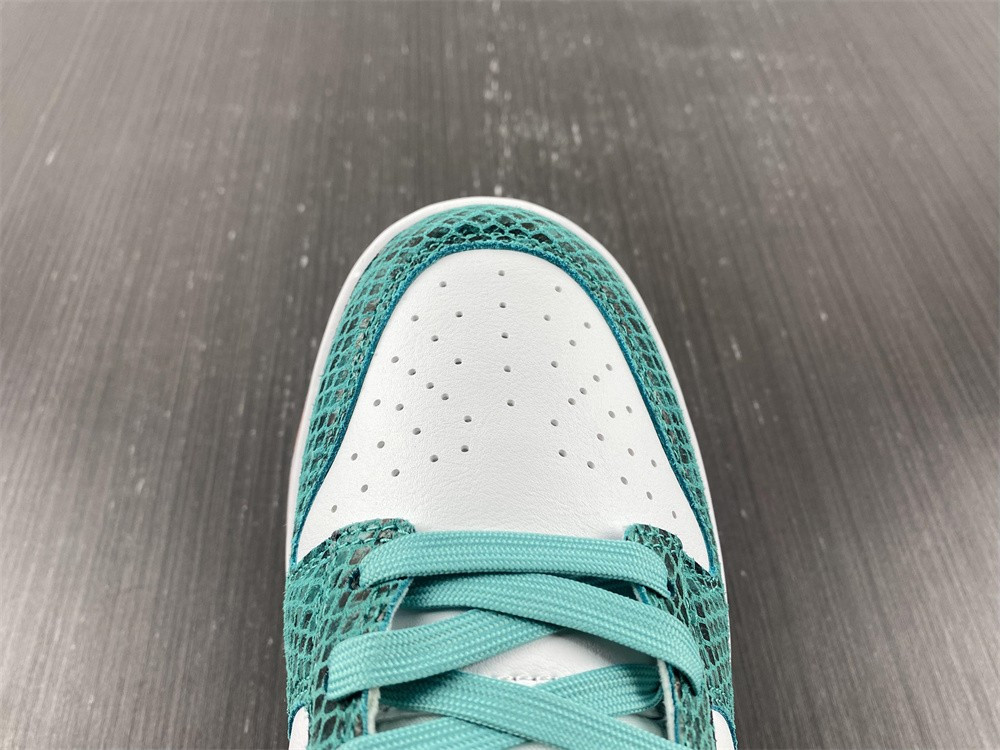 nike dunk low green snakeskin dr8577-300