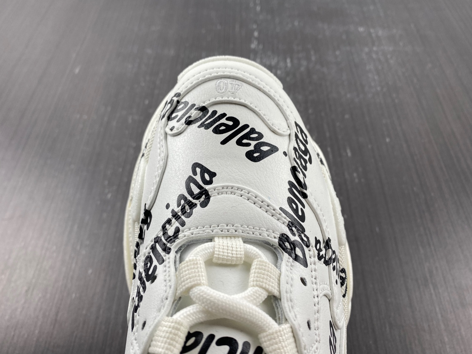Ba*len*cia*ga triple s