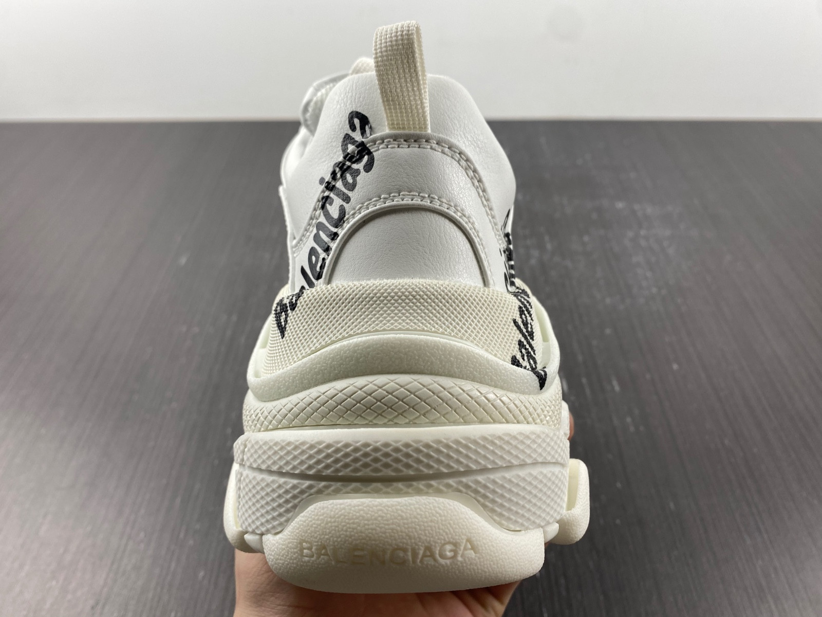 Ba*len*cia*ga triple s