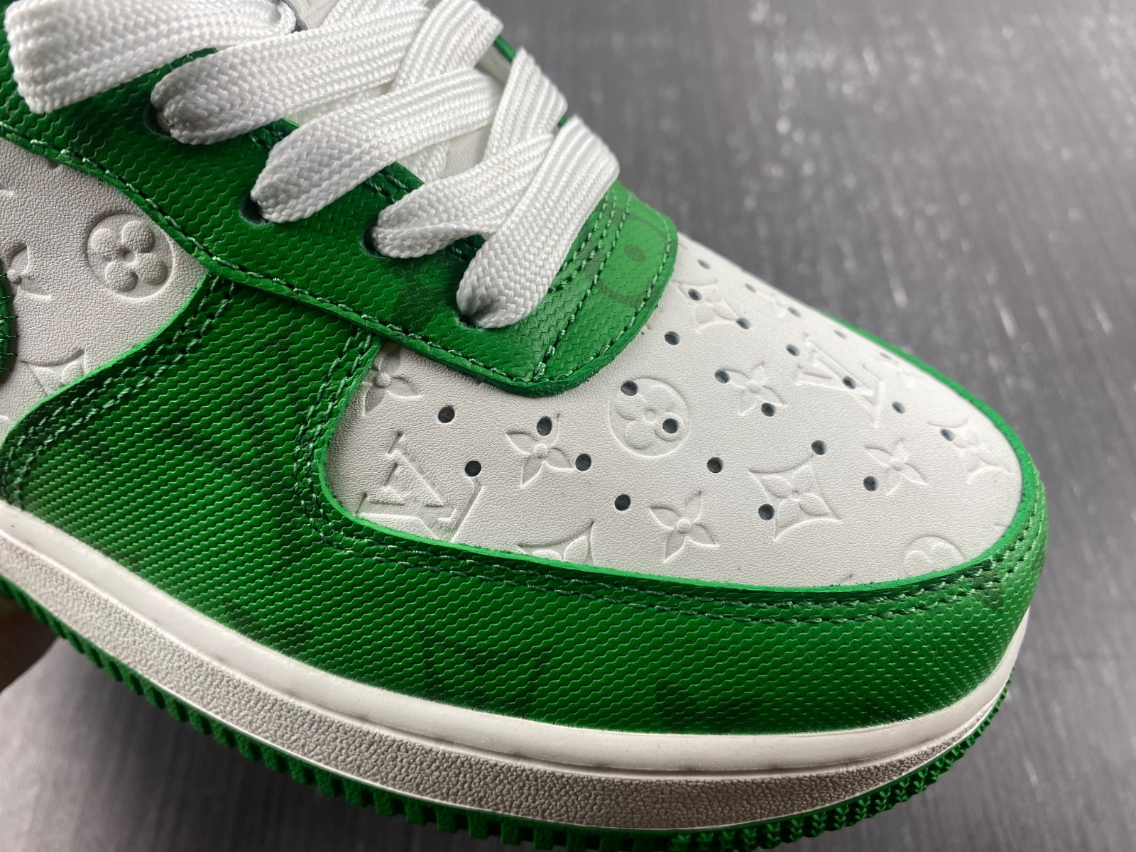 lwe sneaker