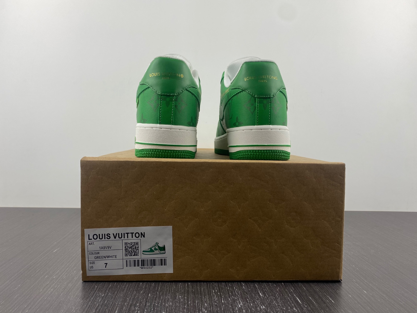 lwe sneaker