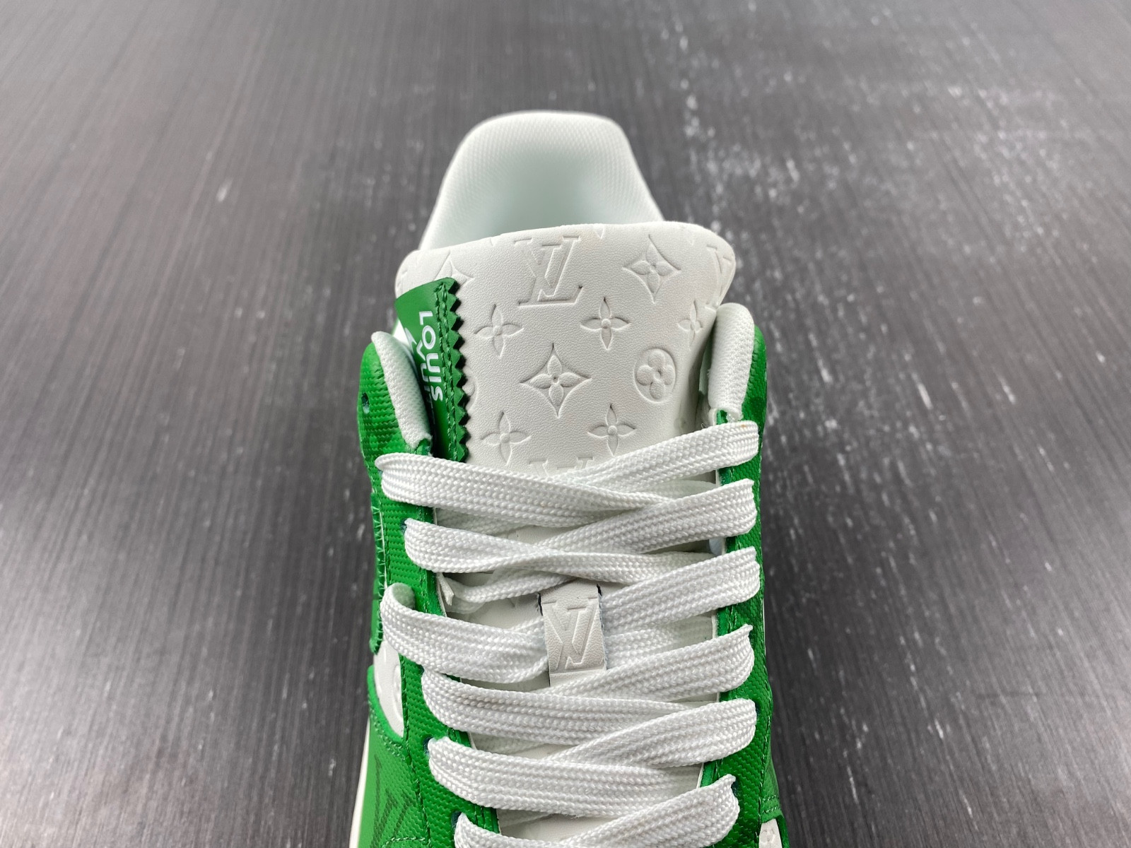 lwe sneaker