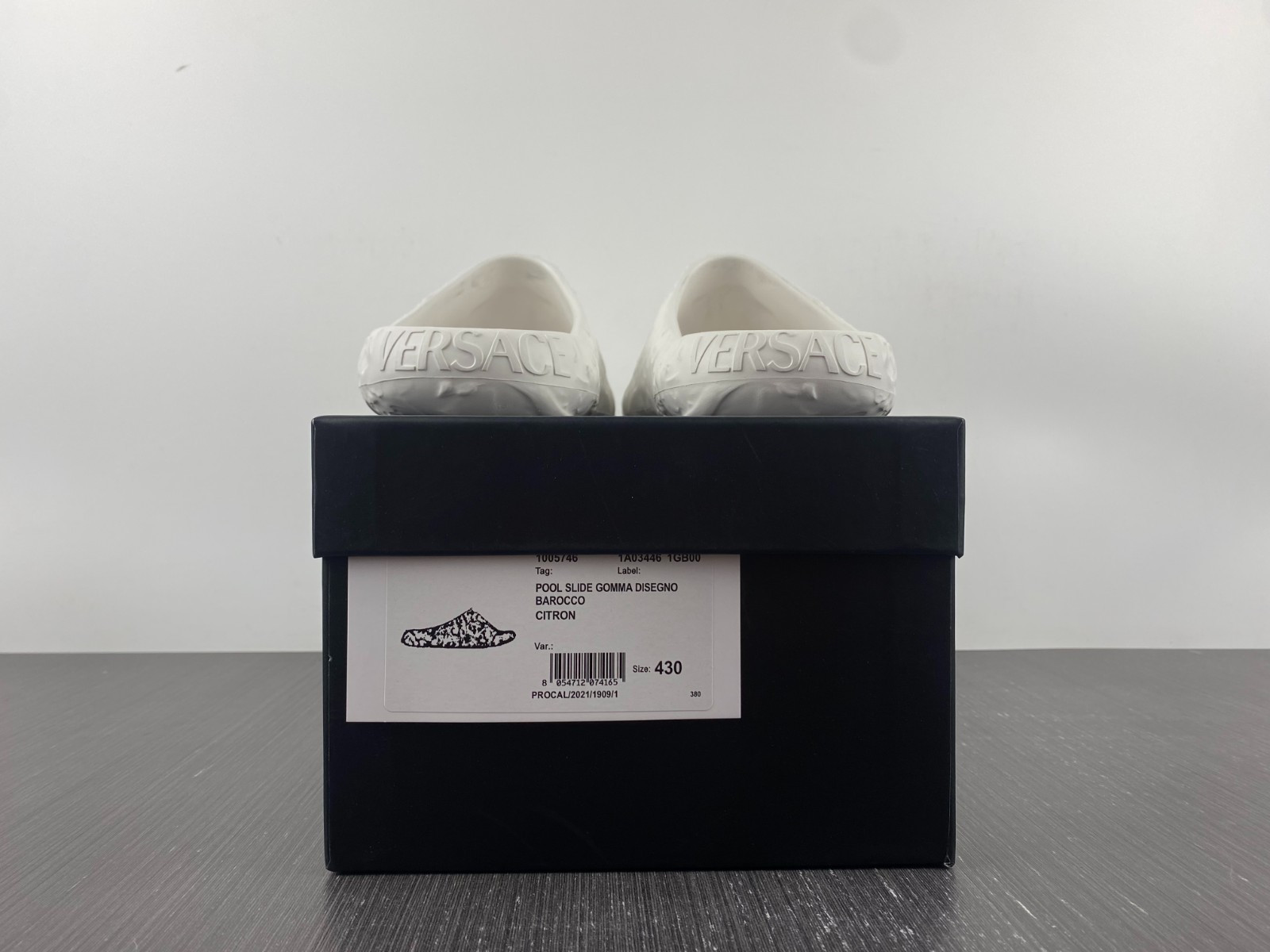 versece slipper