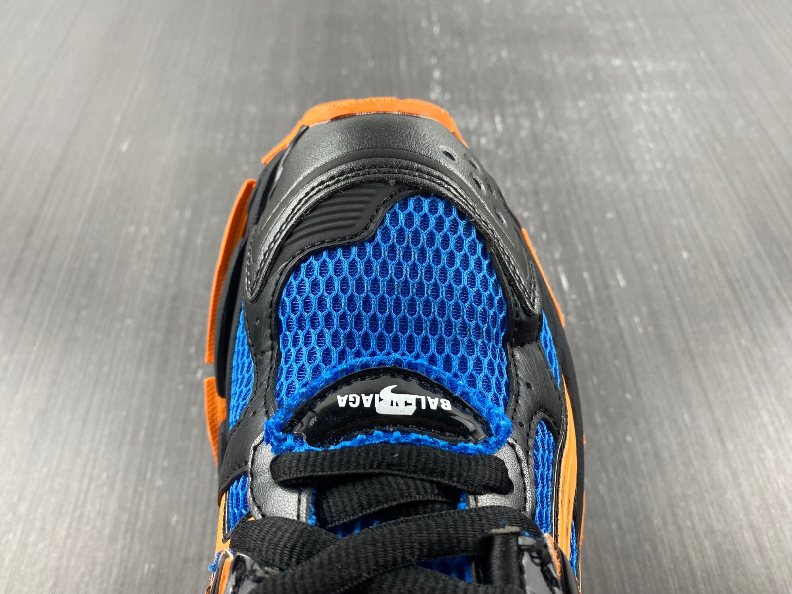 Ba*len*cia*ga runner sneaker