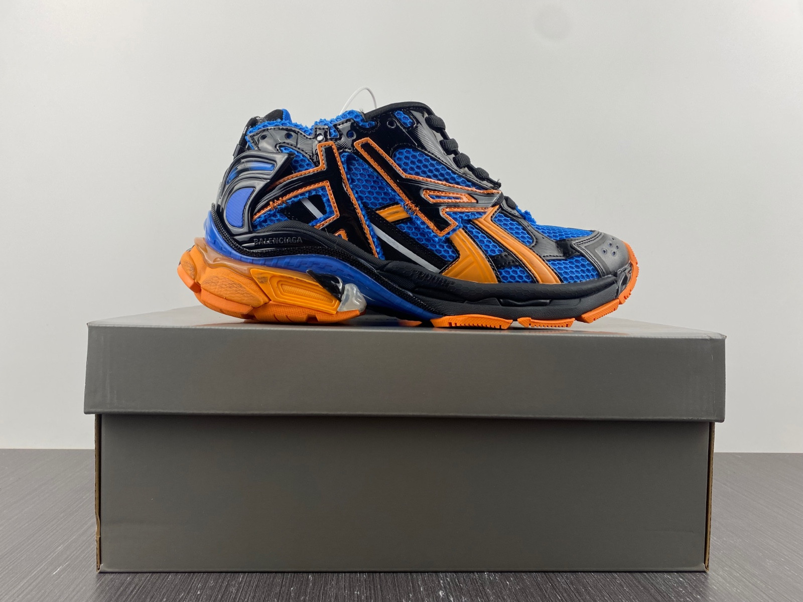 Ba*len*cia*ga runner sneaker