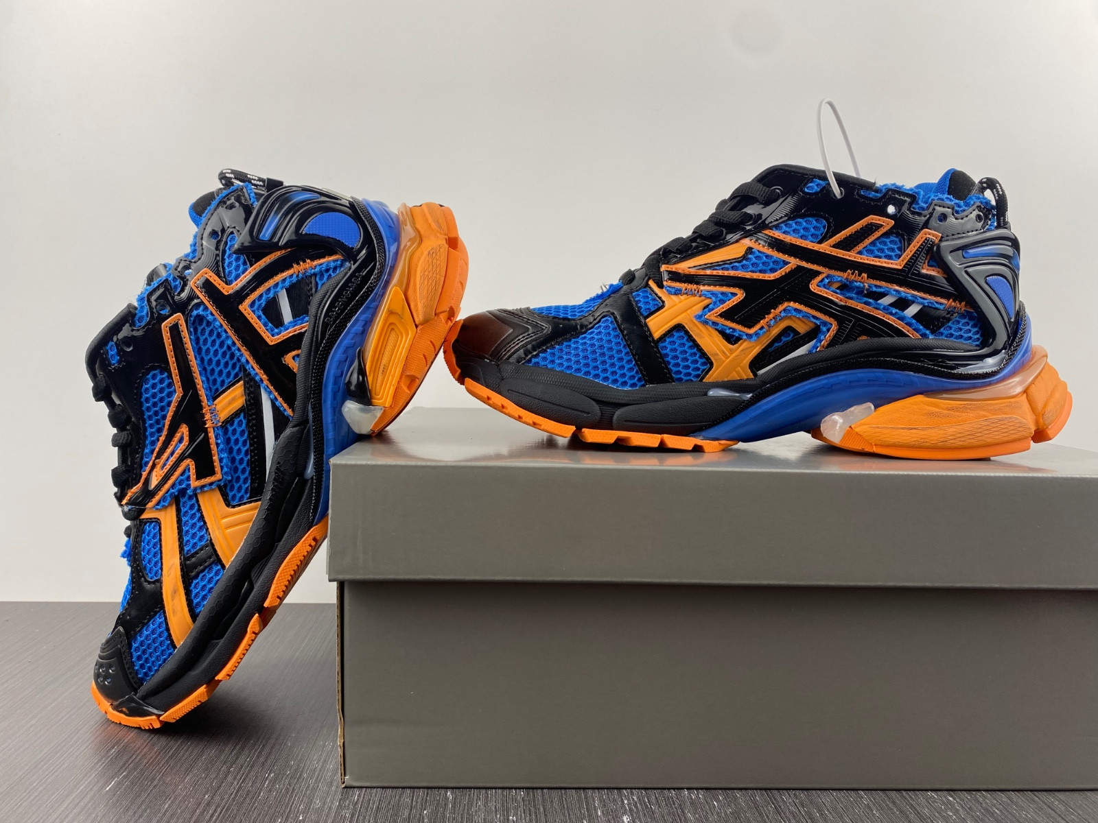 Ba*len*cia*ga runner sneaker