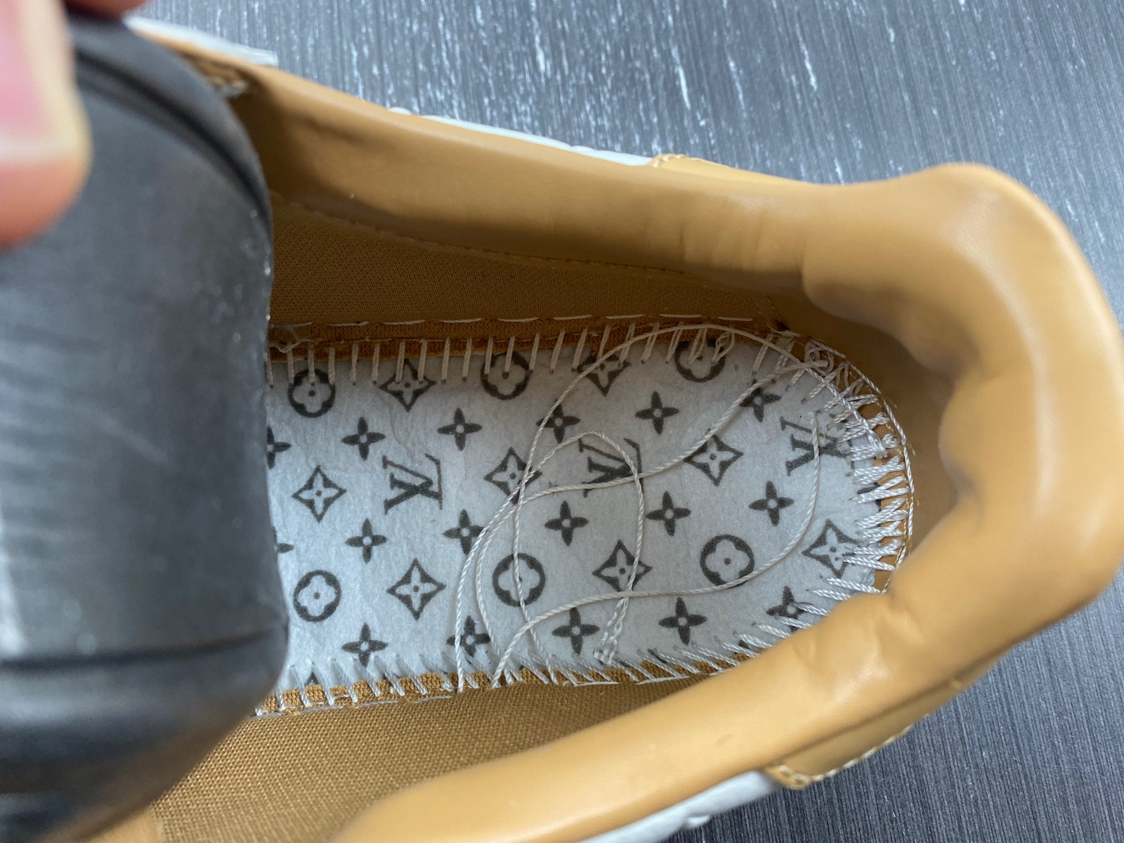 lwe sneaker