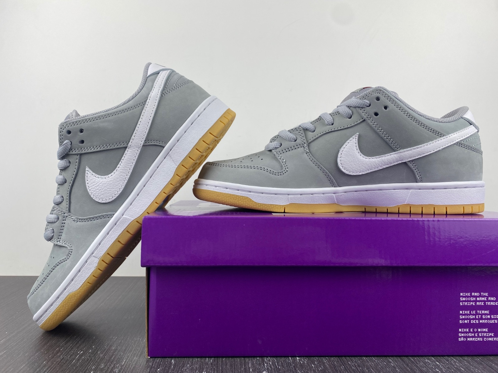 nike sb dunk low pro iso orange label wolf grey gum dv5464-001