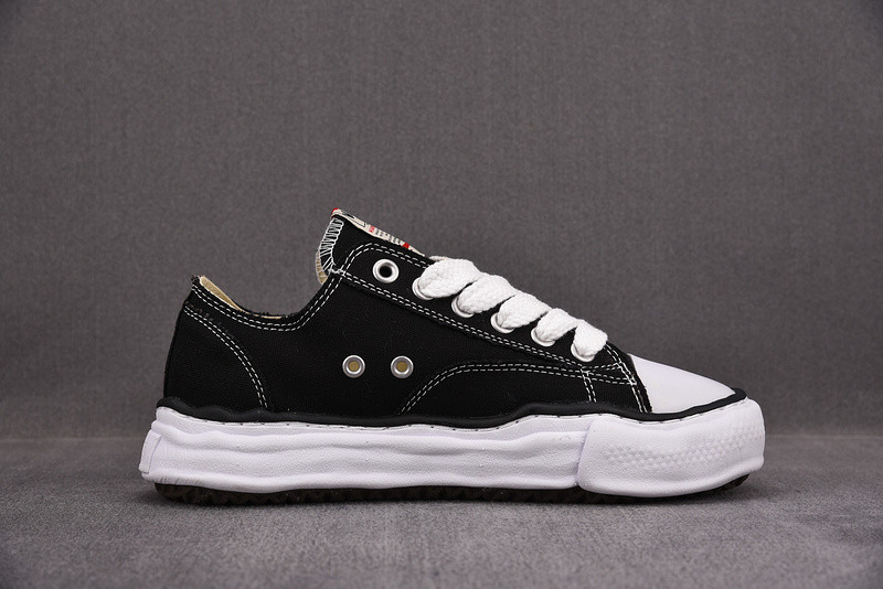 mmy sneaker 001