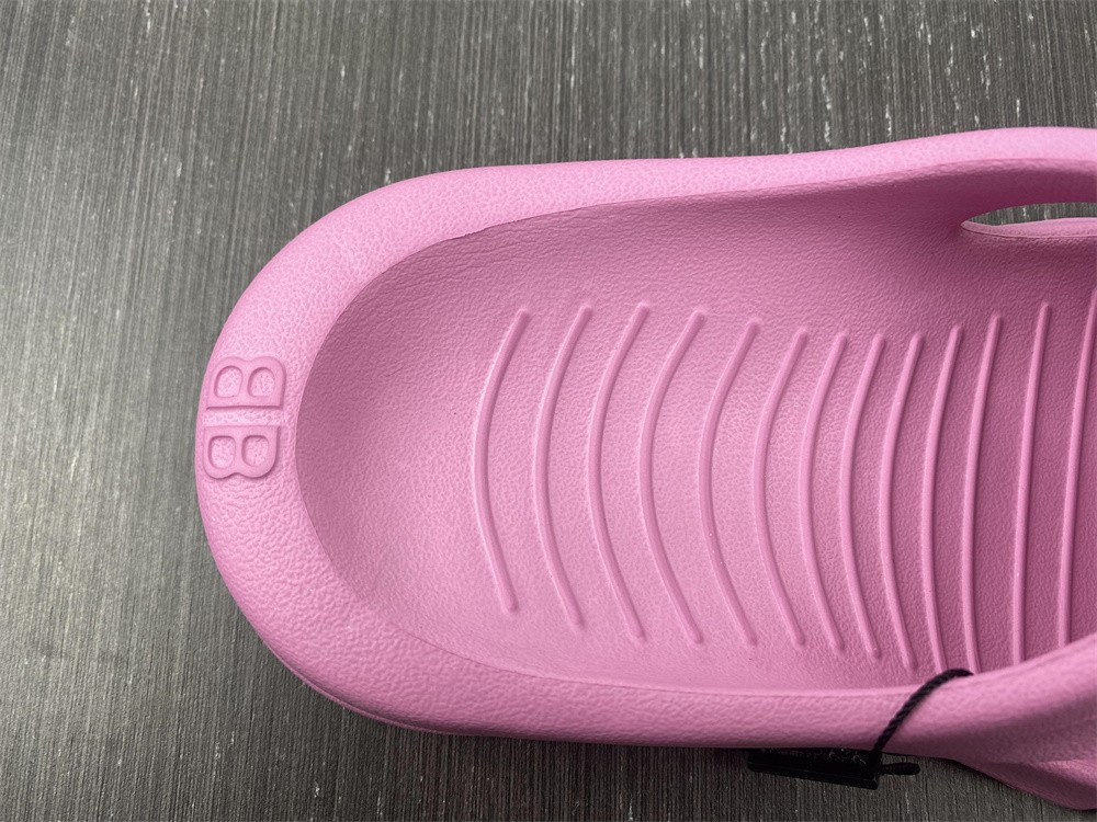 Ba*len*cia*ga mold slide sandal pink