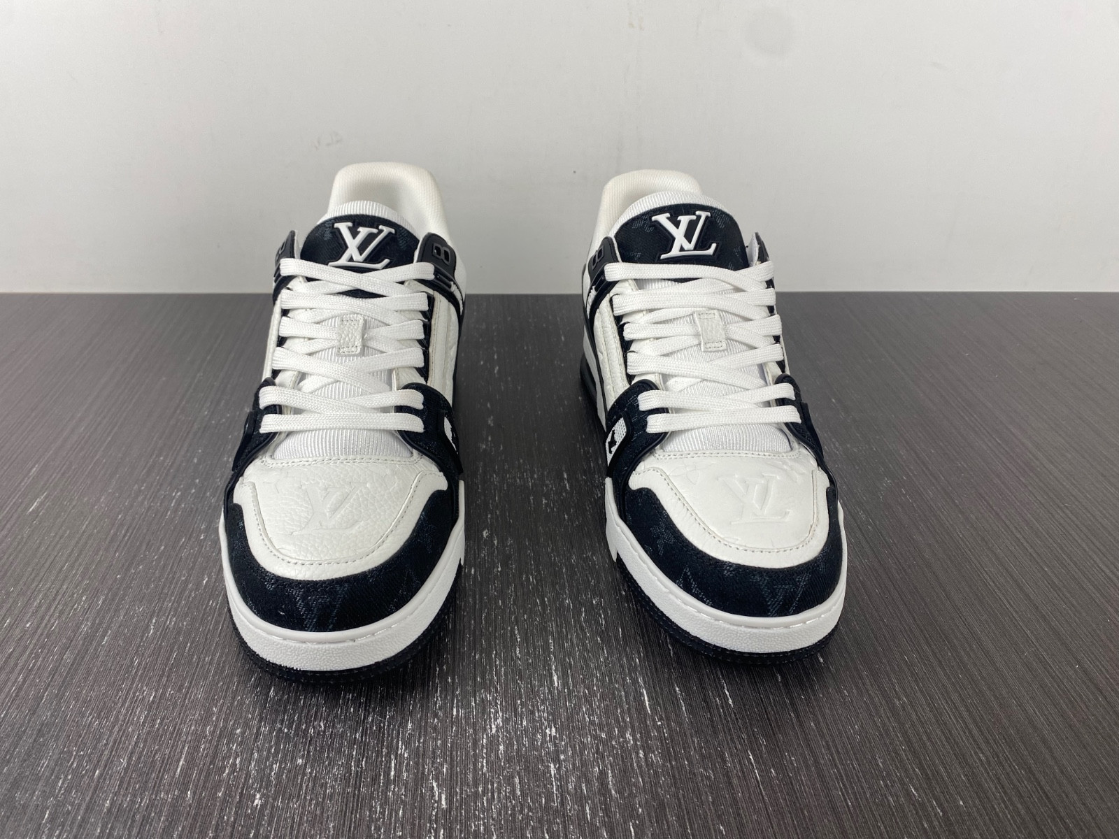 lwe sneaker
