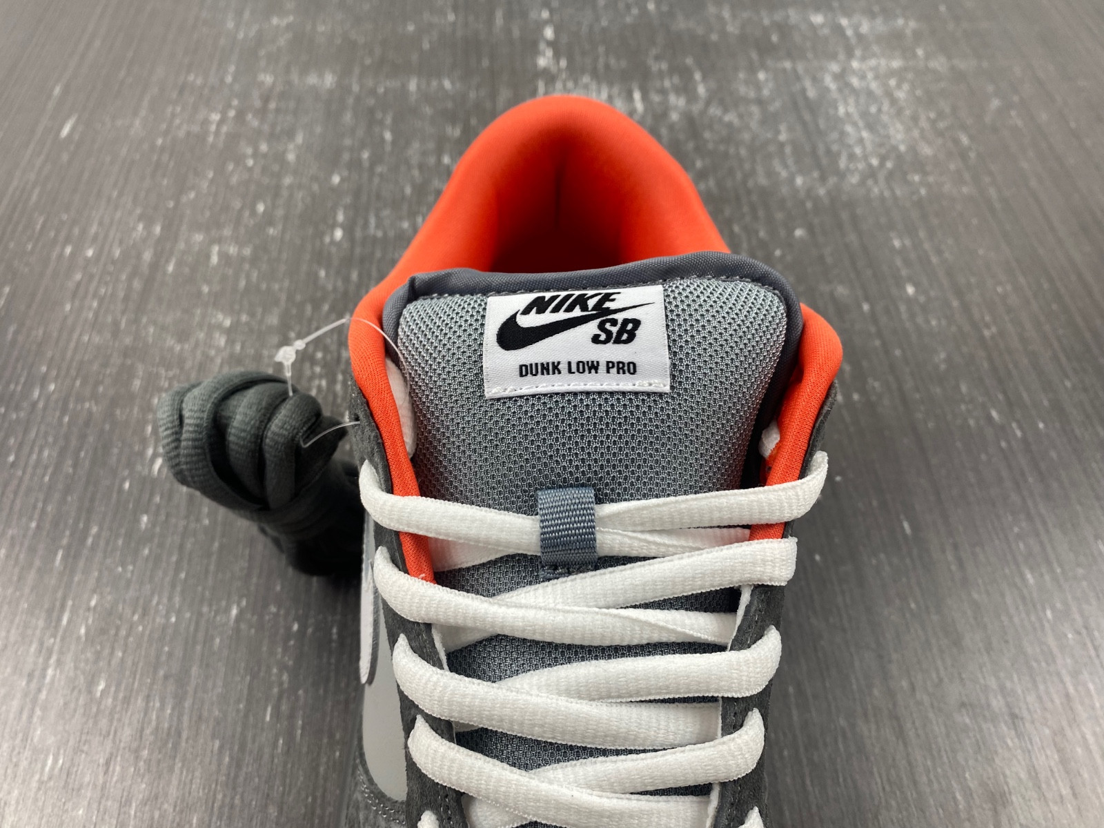nike sb dunk low staple nyc pigeon 304292-011