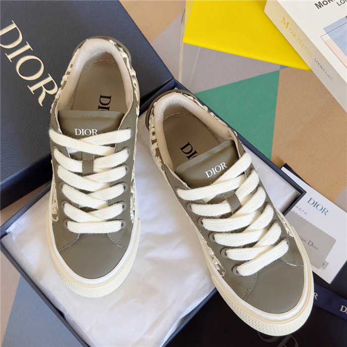 D*or b33 sneaker