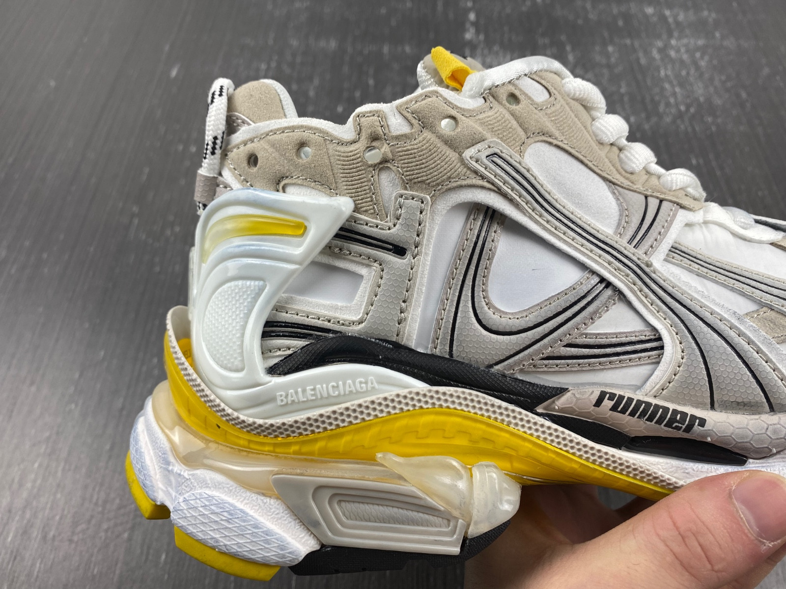 Ba*len*cia*ga runner sneaker