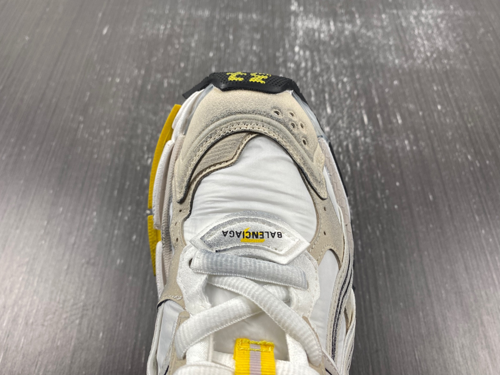 Ba*len*cia*ga runner sneaker