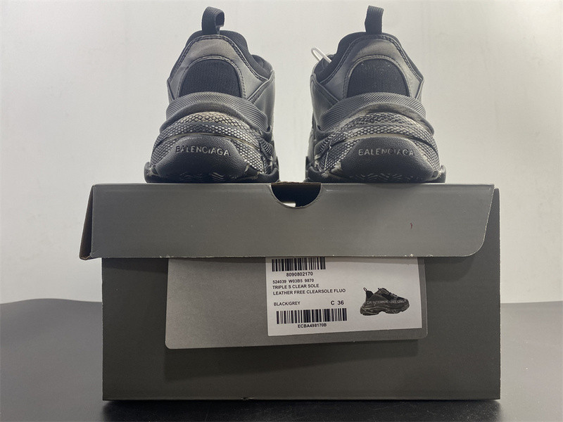 Ba*len*cia*ga triple s black sneaker