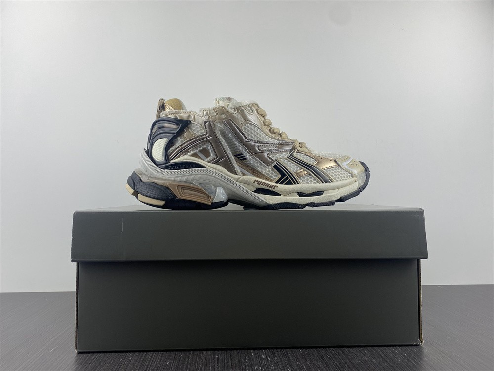 Ba*len*cia*ga runner sneaker