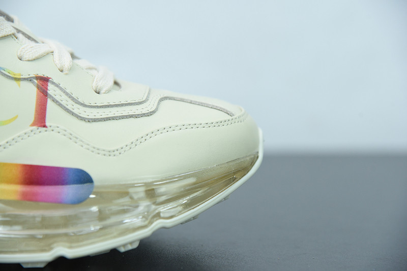 G*u*i sneaker
