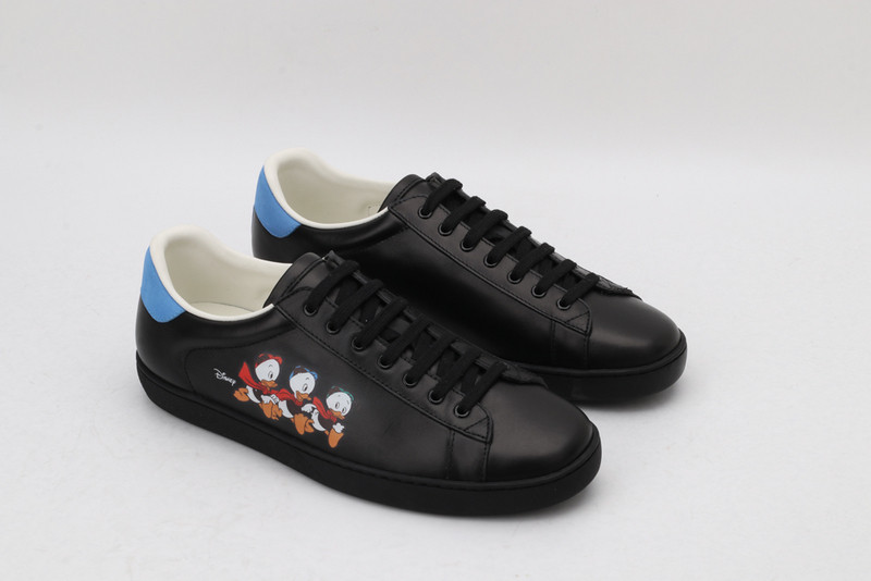 G*u*i sneaker