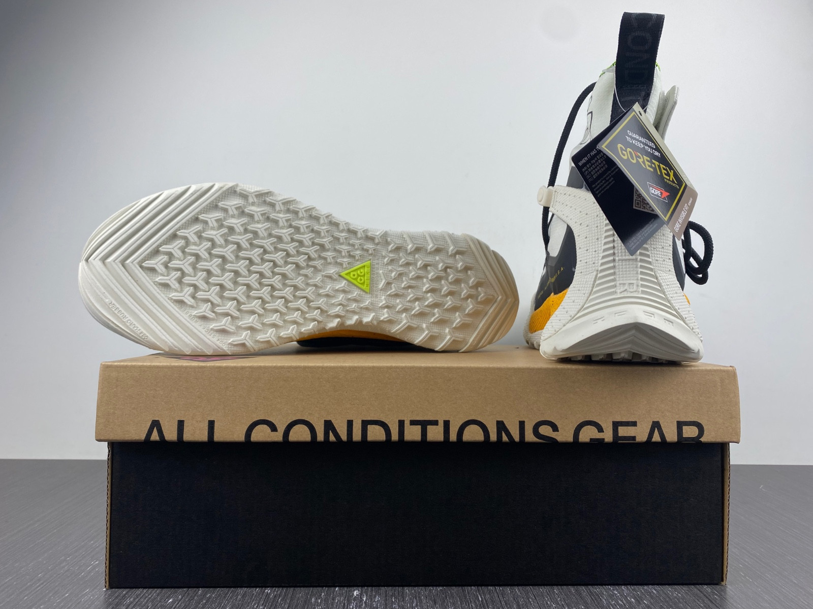 nike acg terra antarktik gore-tex summit white bv6348-100