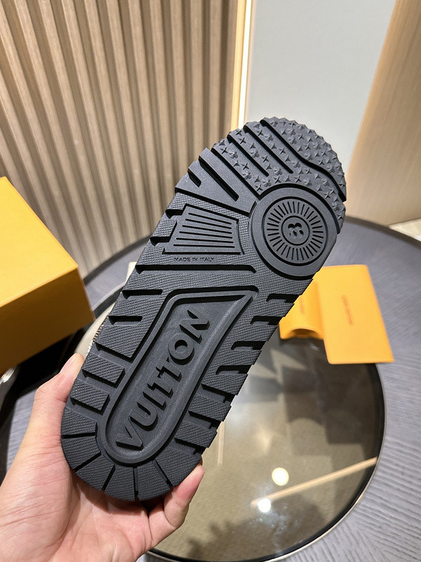 lwe sneaker
