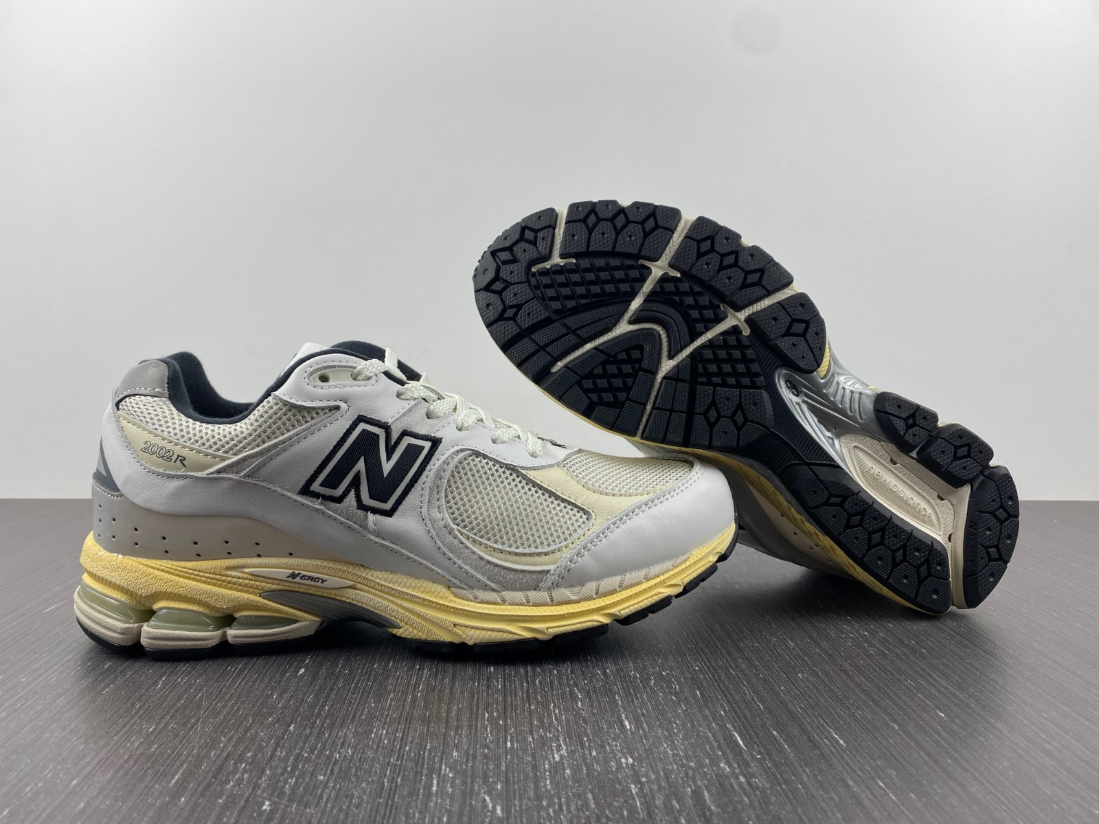 new Ba1an*e 2002r thisisneverthat white - ml2002rt