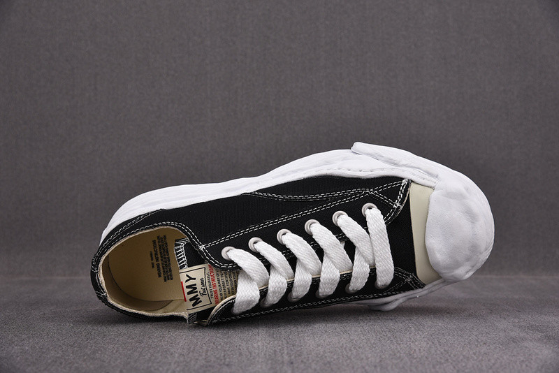 mmy sneaker 002
