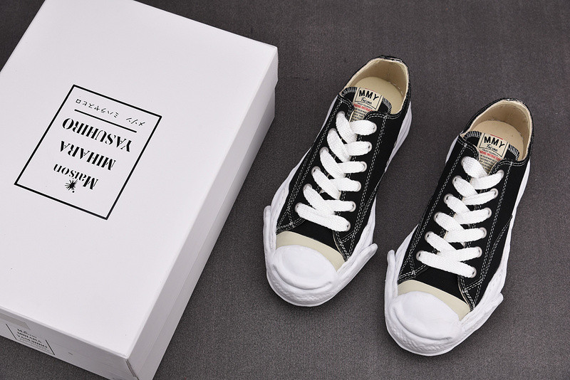 mmy sneaker 002