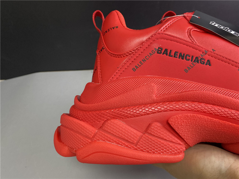 Ba*len*cia*ga triple s