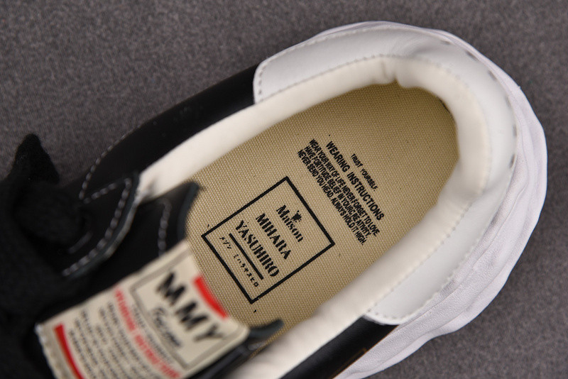 mmy sneaker 0012