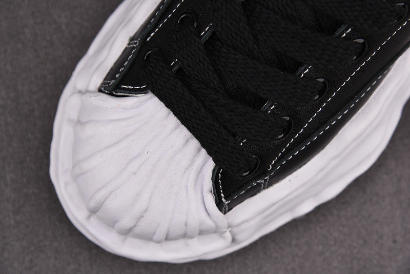 mmy sneaker 0012