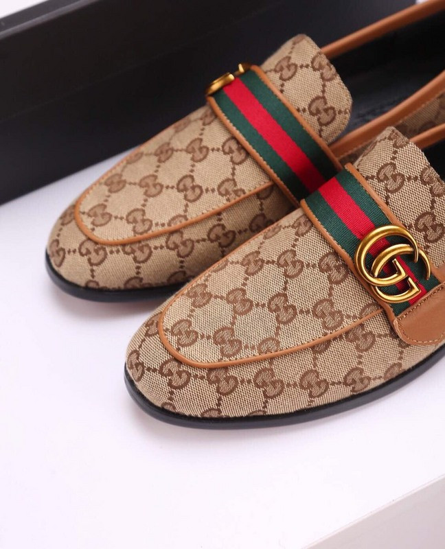 G*u*i leather shoes