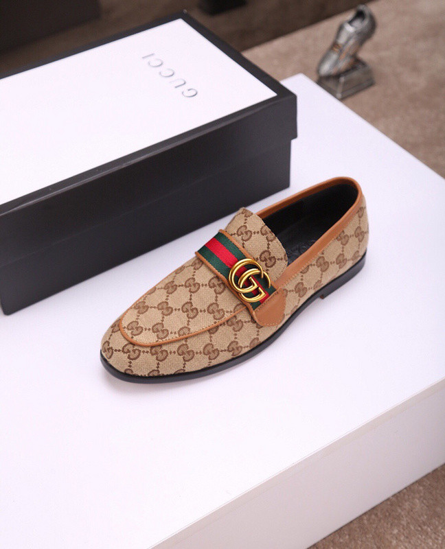 G*u*i leather shoes