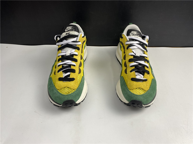 sacai x nike vaporwaffle “tour yellow” cv1363-700