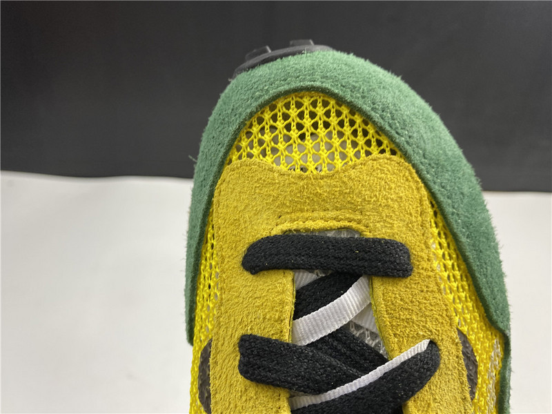 sacai x nike vaporwaffle “tour yellow” cv1363-700