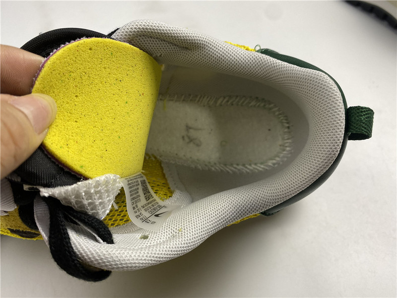 sacai x nike vaporwaffle “tour yellow” cv1363-700
