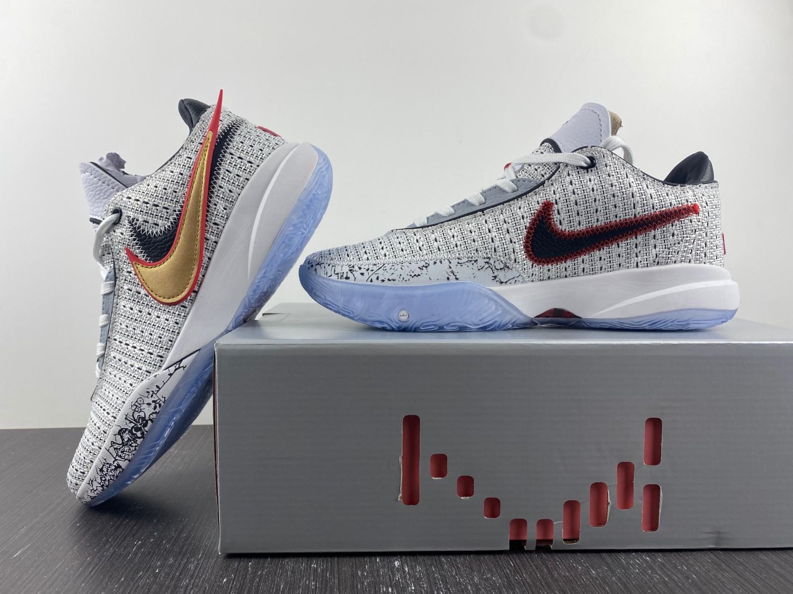 nike lebron 20 the debut dj5423-100