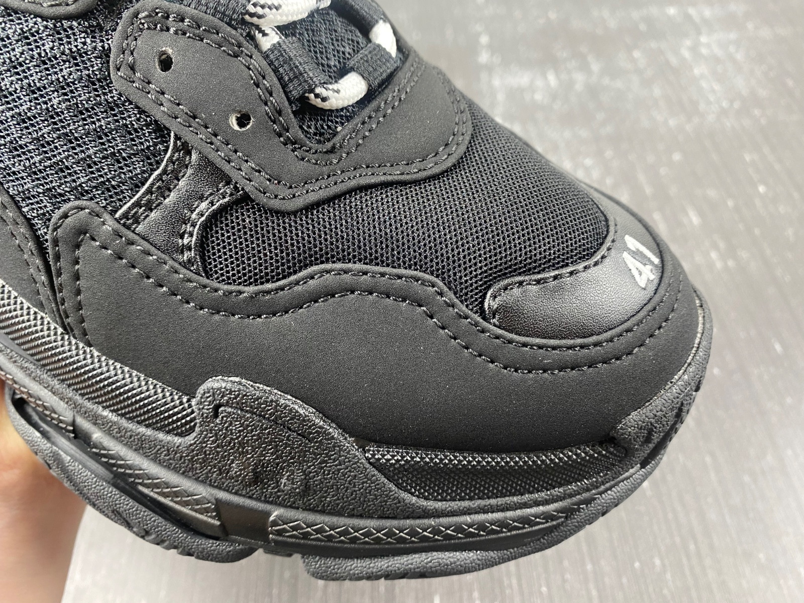 Ba*len*cia*ga triple s