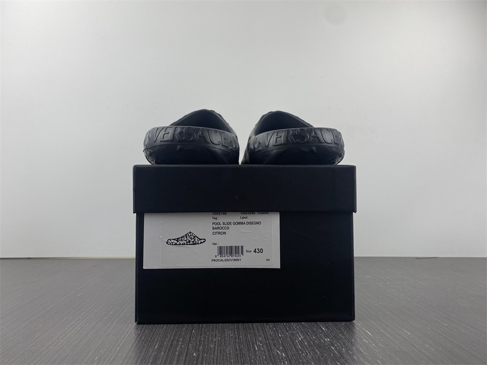 versece slipper