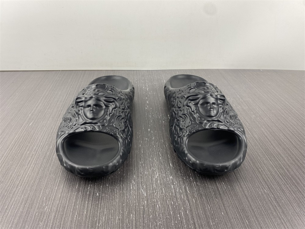 versece slipper
