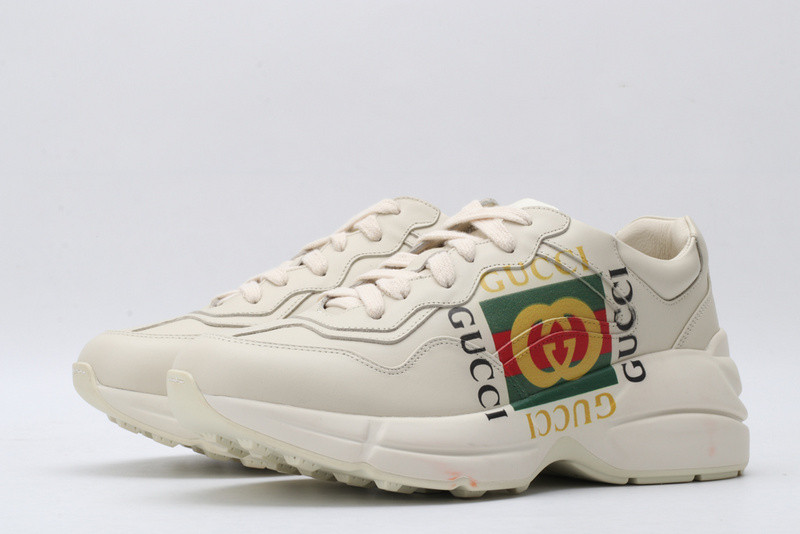 G*u*i ace embroidered low-top sneaker white with print